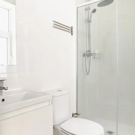 - Arroios Praca Do Chile * Лісабон