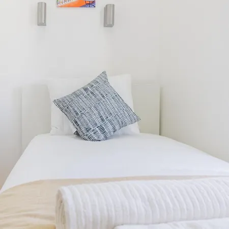 - Arroios Praca Do Chile Лісабон