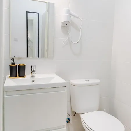 - Arroios Praca Do Chile Проживання в сім'ї